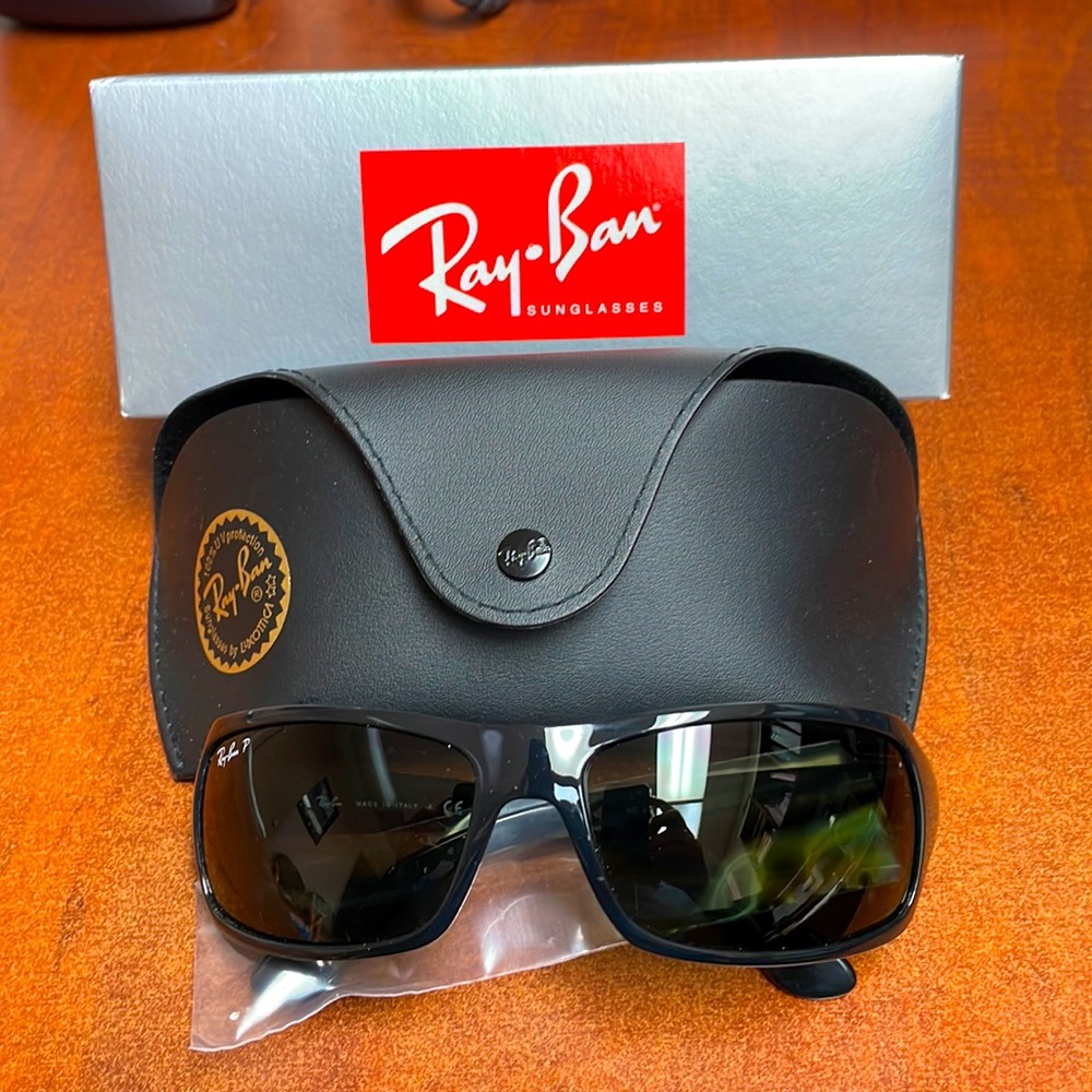 Ray Ban polarized sunglasses like new hardly worn
